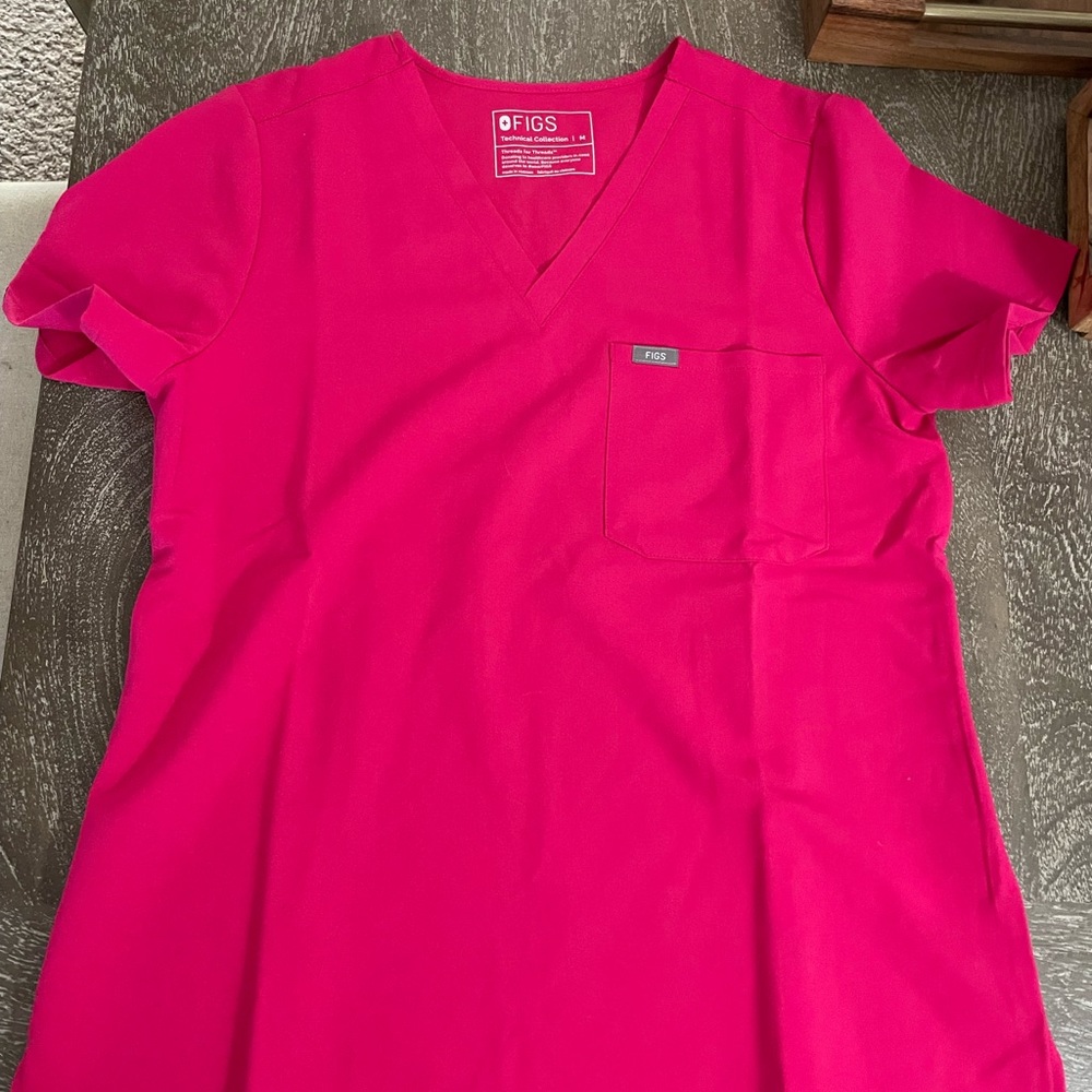 FIGS ULTRA ROSE Catarina ONE pocket scrub top
